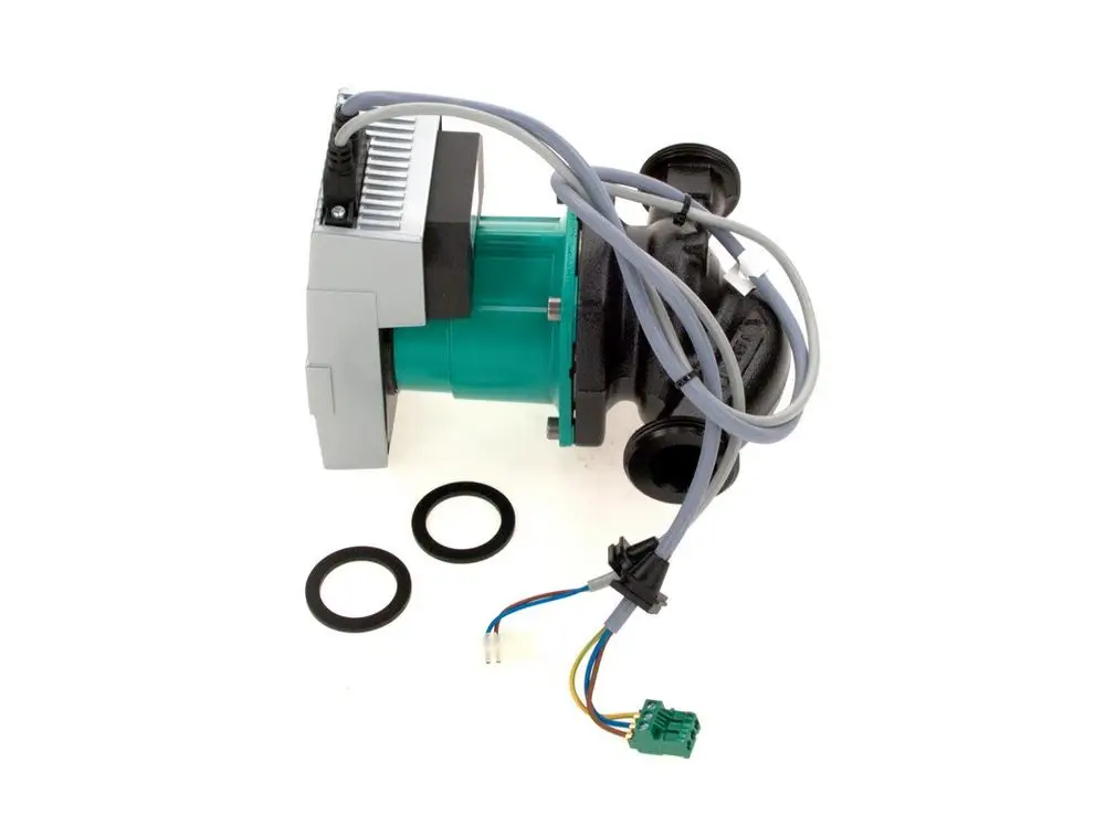 Bosch Pumpe mit grauem Gehäuse, grüner Förderpumpe, mehreren Anschlusskabeln und zwei Gummidichtungen.